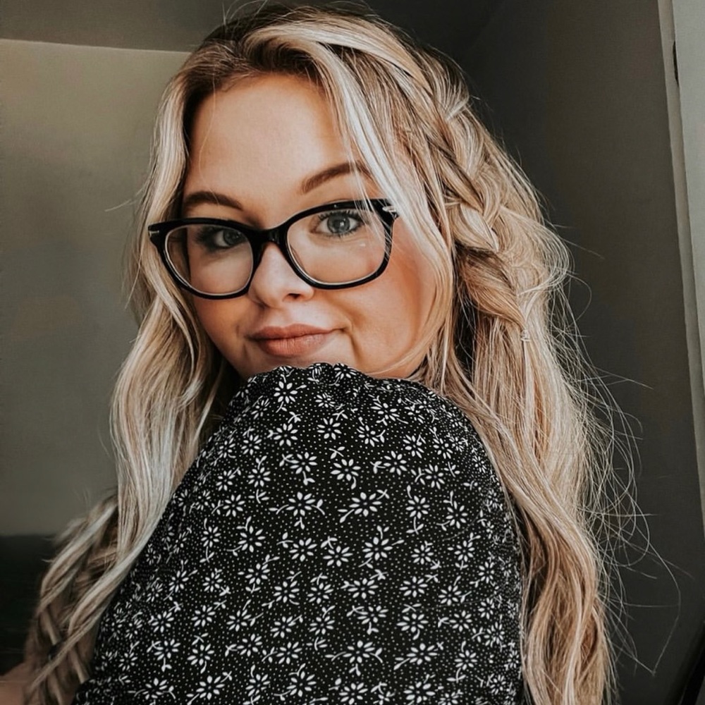 Meet your Posher, Isabelle